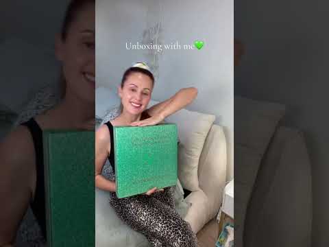 Unboxing this viral scalp shampoo 😳