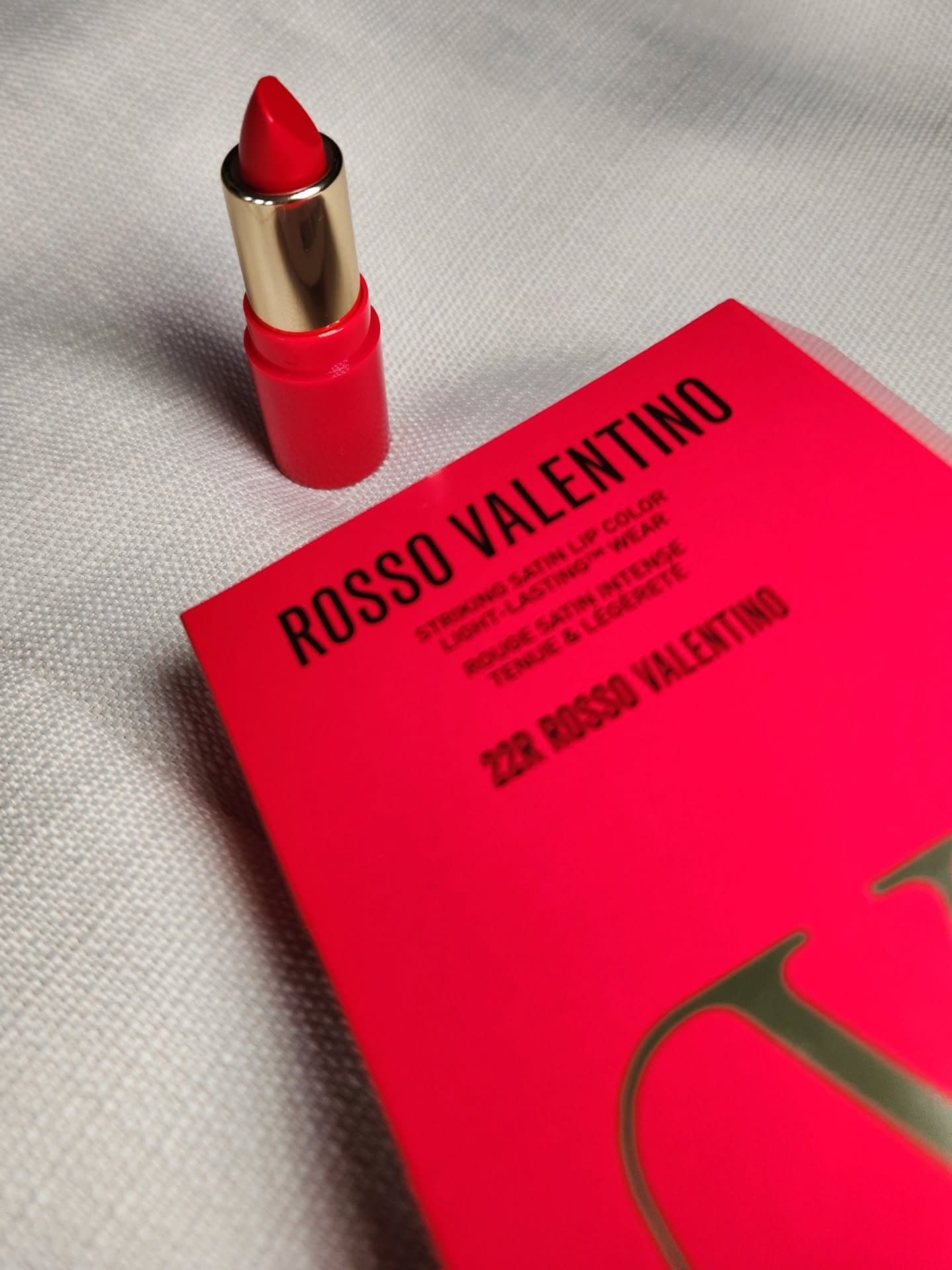 The holiday seasons are approaching and so are the get togethers that follow. I need your help choosing a @valentino.bea