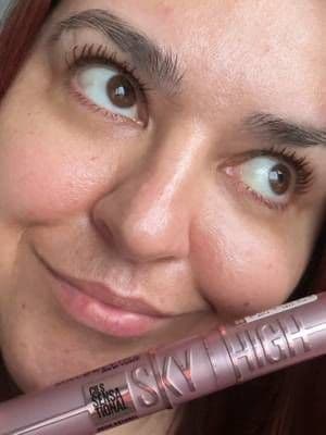 🤎 Trying the Dark Cocoa Makeup trend with the Maybelline Sky High Brown mascara 🤎 I wanted to see if brown lashes can lift and open the eyes without looking too dramatic. The formula feels lightweight, the wand grips each lash, and the brown shade gives a softer finish than black. Perfect for a natural everyday look with a cosy autumn feel. @MaybellineUK #ad #brownmascara #darkcocoamakeup #skyhighbrown #maybelline