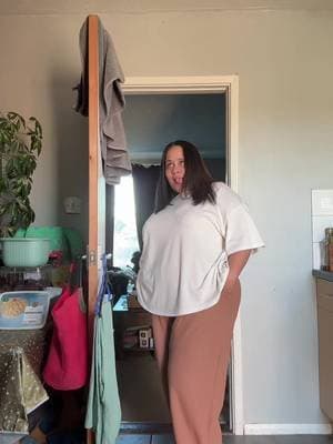 #OOTD New In & Already Wearing It! Okay… I may have opened a parcel yesterday because I wanted to wear these trousers TODAY 😂🙈 I’m wearing my new Halara waffle work trousers and they are SO comfortable! The colour is giving gorgeous neutral/camel/beige vibes, basically the perfect easy-to-style shade 🤎 I’ve paired them with one of my plus-size tops from the TikTok pack of 3 — and honestly, these tops have been doing really well because they’re actually such a decent quality everyday basic! 👖 @halara_uk waffle work trousers 🤍 Plus-size top from my TikTok 3-pack 👟 Trainers ✨ My usual jewellery stack Comfortable enough for real life, smart enough for work and clearly too exciting to wait until tomorrow to wear 😂 I’ll link what I can in the yellow basket 👇🏽 #Halara #TikTokMadeMeBuyIt #FashionOver40 #PlusSizeFashion