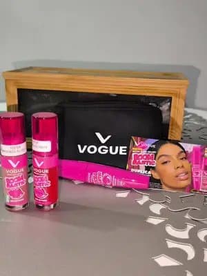 Lista en minutos con maquillaje de labios y ojos 💋✨ Me encantó el volumen de las pestañas y el brillo voluminizador. #VogueColombiaFM #BoombasticPestañinayLabial #Voguecosmeticsmakeup #Publicidad @For_Me