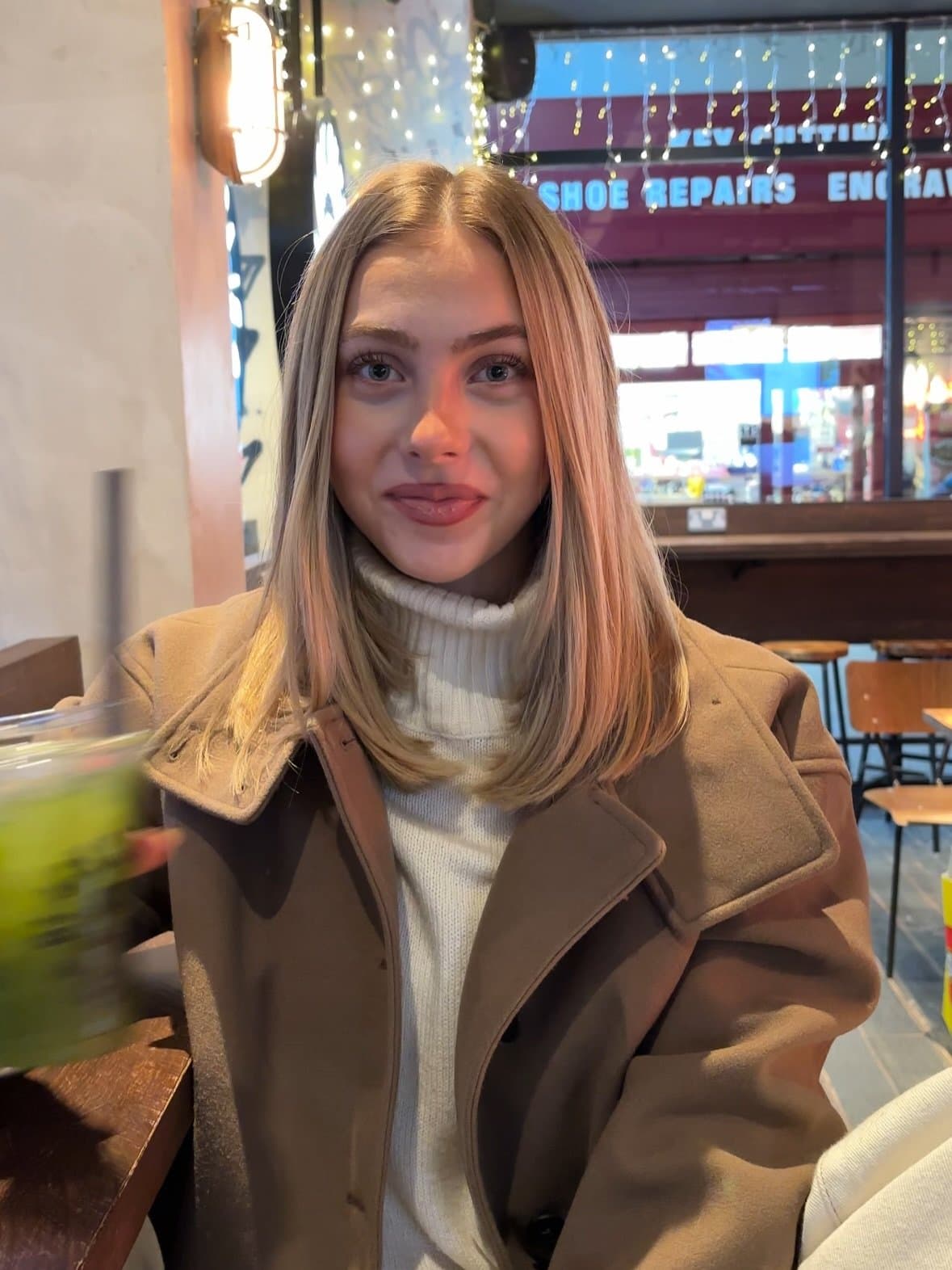 All smiles when a matcha is in hand πβ¨
@newlook for the coat β¨
#ootd #matcha #christmas #ad