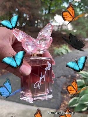 ✨ #GiftedByDollyBeauty ✨ I was so excited to try the new Scent From Above fragrance and the rose petal lip gloss 💕 The perfume has such a beautiful, soft scent that makes me feel confident all day, and the gloss adds the perfect touch of shine. 🌸 Have you tried it yet? #DollyFragrance #ZfluencexDollyBeauty @dollybeauty @walmart @campustrendsetters