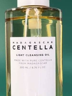 ✨ Calm, Hydrate & Glow with Centella! ✨ Just look at this beautiful lineup from SKIN1004 Madagascar Centella! 🌿 Known for its soothing and repairing properties, Centella Asiatica is the hero ingredient in this collection, making it perfect for sensitive and irritated skin. Here’s what I’ll be testing: 💧 Tone Brightening Capsule Ampoule – A hydration boost packed with brightening capsules for that ultimate glow! 🛁 Light Cleansing Oil – A gentle yet effective oil cleanser to melt away makeup & impurities. ❄️ Quick Calming Pad Mask – Instantly cools and soothes the skin—perfect for an at-home spa moment! 🌿 Probio-Cica Essence Toner & Cream – Strengthening & repairing, infused with probiotics and Centella for deep hydration. 👀 Probio-Cica Bakuchiol Eye Cream – A gentle yet effective alternative to retinol, ideal for firming and smoothing. I can’t wait to put these to the test and share my thoughts soon! Have you tried SKIN1004 before? Let’s chat in the comments! ✨ Get them on YesStyle with my discount code SAFJB5OF for extra savings! 💸 @SKIN1004 Official @skin1004_influencers @YesStyleInfluencers #SKIN1004 #MadagascarCentella #YesStyle #Gifted #Ad #Kbeauty #Glow.with.Ania #GlowingSkin #CalmAndHydrate #CentellaAsiatica #SensitiveSkin #HydratedSkin #SoothingSkincare #BrighteningAmpoule #CleanBeauty