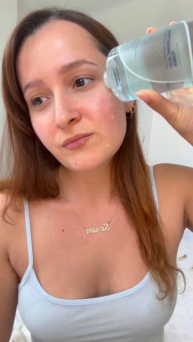 My skin hasn’t looked this healthy in months…
Keeping my skin hydrated and protected with my @isntree favourites 🌿💙