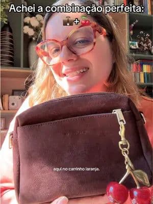 Achei a combinação perfeita no TikTok shop: bolsa de suede marrom @BOSTANTEN.BR e nosso amado chaveiro cerejinha 🍒😍 #tiktokshopbr88 #bolsafeminina #bolsapequena #bolsadesuede #bagcharm