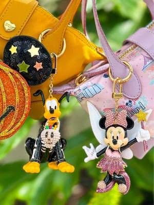 ✨🎃 Fairy Minnie 🧚♀️ + Skeleton Pluto 💀🐶 = spooky bag charm goals 👻💜 Link in bio! 🛍️ #gifted #baublebar #superfanbybaublebar #Disney #Disneyfyp @BaubleBar @superfanbybaublebar