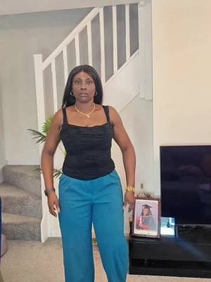 These work pants are so so comfortable. 4 way stretch, No ironing required @halara_uk #halara #workpants #widelegpant #tiktokmademebuyit #dealdrop