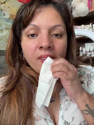 Los NOONI Tinting Lip Oils hidratan, aportan un brillo precioso y dejan un tinte natural de larga duración para unos labios suaves y jugosos todo el día.#lipoils #applepeony #nooni #lips #tiktokshop @NOONI