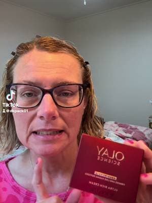 Packaging is gorgeous and the cream feels thick yet light. It absorbs quickly and leaves a satiny finish. #gifted #onlyolay #OlayUGC #skincare #mousturizer @Olay Skin Care