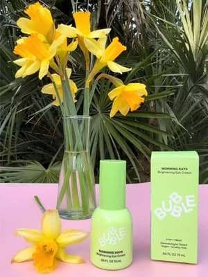 ☀️ Brighten up your mornings with Bubble’s Morning Rays Brightening Eye Cream! ☀️ Say goodbye to tired eyes and hello to a refreshed, radiant look! ✨ This lightweight yet deeply hydrating eye cream is packed with skin-loving ingredients to reduce puffiness, brighten dark circles, and smooth fine lines - because who doesn’t want that well-rested glow? ✔️ Dermatologist-tested ✔️ Vegan & cruelty-free ✔️ Lightweight + fast-absorbing I’ve been loving this in my routine - it’s the perfect wake-up call for tired eyes! ☕ And the best part? You can grab yours for 10% off with my code ANNAGJ9E 🛍️ 📲 Click the link in my bio (LinkTree) to shop now! 💡 P.S. Watch till the end if you want to see a box living its best life - because filming in windy weather is an adventure! 😆 🎬 @Bubble Skincare @Bubble Insiders #BubbleAmbassador #BubbleSkincare #Ad #Gifted #BrandAmbassador #EyeCream #Glow_with_Ania #SkincareRoutine #GlowUp #DancingBox #WindyWeather #UGCStruggle