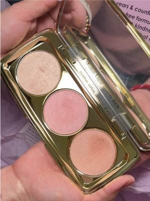 Glow bonito sin esfuerzo 🤍✨ Esta paleta de @tarte cosmetics tiene todo en uno… y se ve hermoso en la piel #TikTokShop #Beauty #MakeupLovers #GlowMakeup #ParaTi