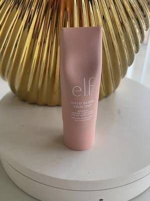$14 AND a free brush? say less ✨ The e.l.f. Halo Glow Skin Tint gives that smooth, radiant finish with SPF 50. Limited time on TikTok Shop. @e.l.f. Cosmetics #TikTokShop #MakeupTok #GlowSkin #BeautyDeals #tiktokshopfinds https://www.tiktok.com/t/ZT98PTfj2HS8t-SvQDj/