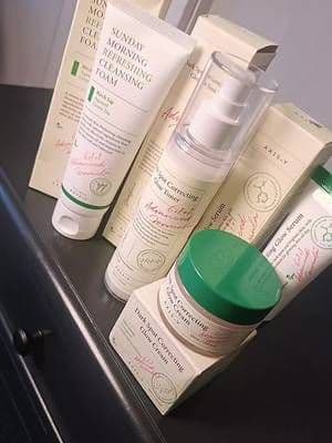 My Secret to That Radiant Facial Glow โจ โStop searching for the perfect routine! I've found my holy grail products in for achieving a brighter, hydrated, and glowing complexion. Check out my go-to steps for tackling dark spots and locking in moisture. Your skin will thank you! ๐โโ๏ธโจ #SkincareRoutine #GlowingSkin #skincarefavorites #axisy #tiktokshop @AXIS-Y Influencers @AXIS-Y Store US @AXISY UK