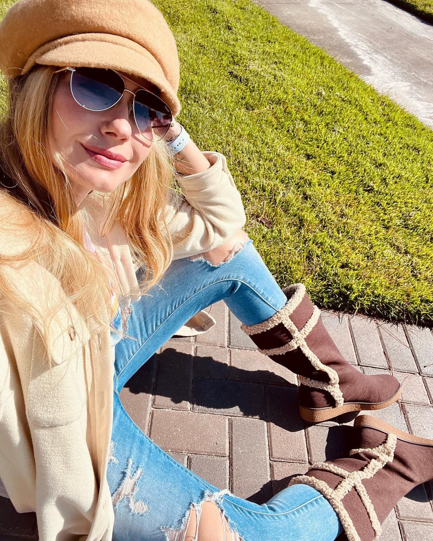 All a girl want for Christmas is new boots! Obsessed with these perfect Camila Faux Fur boots @vivaia_official gifted me