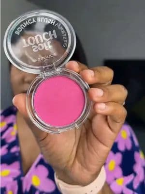 I was going to gatekeep this… but I can’t 😭 This Essence blush in Electric Peony?? The glow, the pigment, the PRICE???
