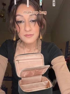 What’s in my make up bag? #What’sInMyMegaBag #MakeUpBag #MakeUp #What’sInMyMiniMakeUpBag #MakeUpBox #VanityBox #Beauty #MakeupDolls #MakeupQueens #TikTok #TikTokShop #TikTokCreator #TikTokShopSpringGlow #SayBeauty #MakeupByMario #CharlotteTilbury#Mac #NYXBeauty #PatrickTABeauty @Charlotte Tilbury #HudaBeauty @hudabeautyshop @makeupbymario @NYX Professional Makeup #Nick‘sCosmetics @mac.usce @ Patrick