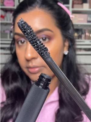 Pradascope Lash Extending Mascara π€ The new Prada Scope Mascara delivers a creamy, comfortable formula thatβs buildable, ensuring an even application without clumping. However, I did notice some flaking as I applied more layers, though it was easily wiped away. The sleek, re-nylon-inspired black packaging is both stylish and functional. Featuring a nylon fiber brush with bristles designed to capture every lash from root to tip, this mascara offers impressive lengthening, especially for my super fine lashes that are barely visible without mascara. It separates lashes and adds volume that lasts all day. #GiftedByPradaBeauty available now at @sephora @pradabeauty #PradaBeauty #PradaScope #creatorsearchinsights