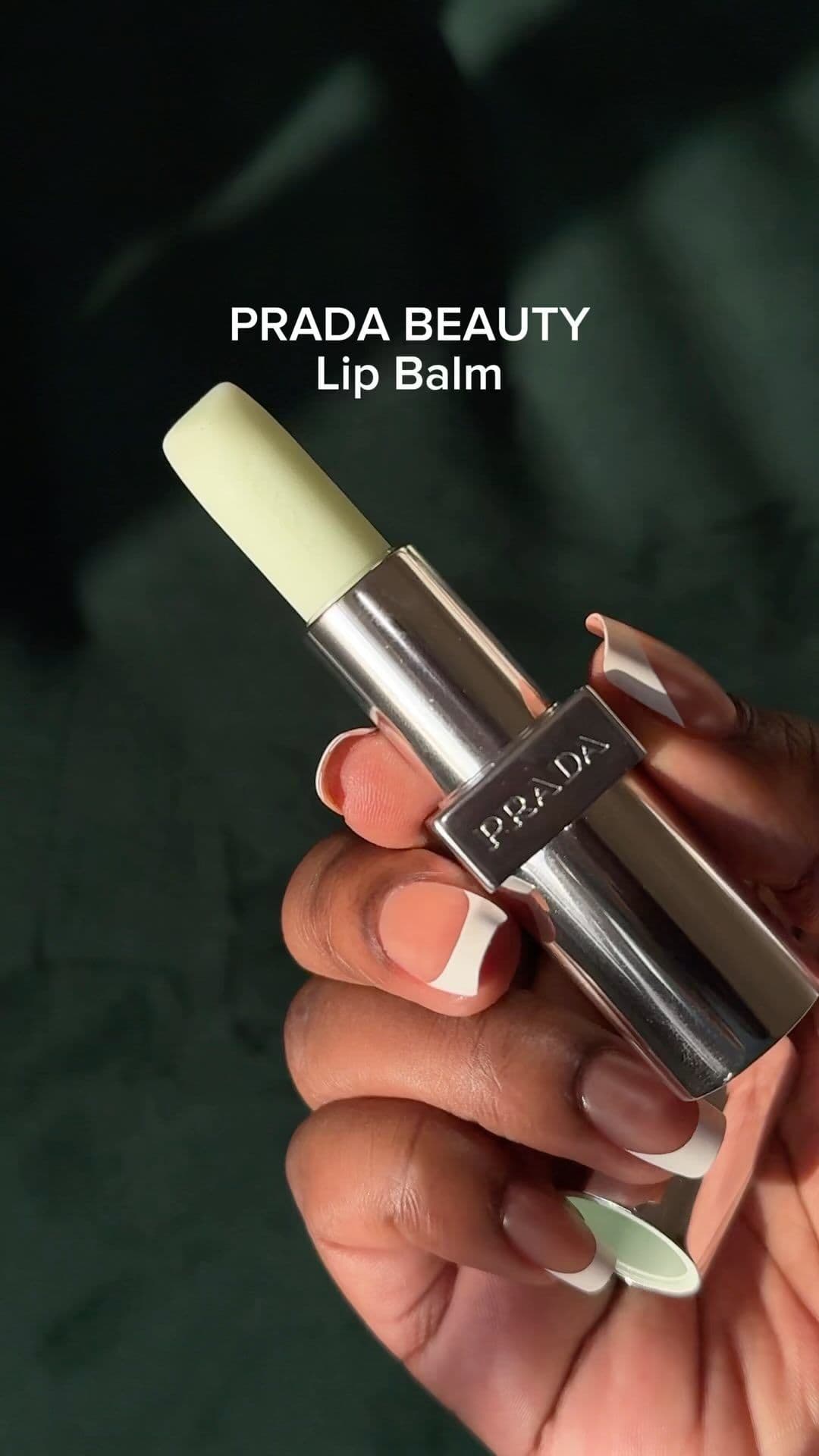 My lips wear Prada💋
Thanks to @pradabeauty and their Iconic Lip Optimizing Balm I never walk around with chapped lips