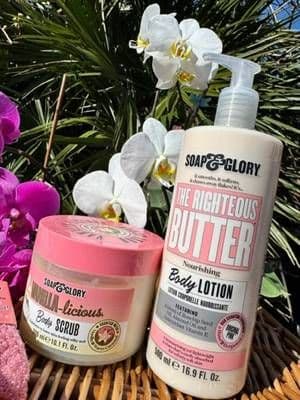 #AD ✨ First impressions of this Soap & Glory body care trio 💖 The textures are beautifully balanced. The scrub feels rich and cushiony with just the right amount of grit, polishing the skin without feeling harsh. It leaves everything smooth, refined, and noticeably softer from the first use. The body lotion is silky and lightweight, yet still deeply comforting. It absorbs effortlessly, leaving the skin soft and hydrated without any heaviness. The packaging is exactly what you expect from Soap & Glory, playful, polished, and unmistakably iconic. The soft pink tones add that elevated bathroom aesthetic, while the pump makes the lotion practical and easy to use. The scent is warm, sweet, and quietly indulgent. It wraps around the skin in a way that feels cosy and feminine, lingering just enough without becoming overwhelming. This is body care that turns a simple routine into something you genuinely look forward to. @Soap & Glory #SoapAndGloryCollective #SGUnboxing #BodyCareHaul #SGFirstLook