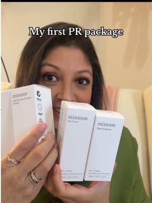 As a small content creator, this is a BIG win for me. I am so grateful for receiving this pr package - Thank you @mixsoon for sending me these amazing products! Cannot wait to try these and share my experience! โจ #prpackage #prpackageunboxing #microinfluencertiktok #gifted #tiktokgrowth #mixsoon #gifted #firstprpackage #smallcreator #fypใท #viraltiktok #fypage