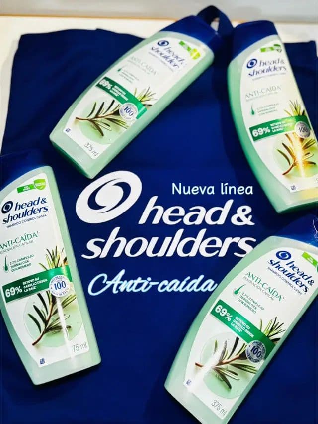 Este shampoo es de limpieza profunda, pero su fórmula es gentil con el cabello 💇♀️ Tiene estudios que indican que retuvo el cabello de raíz en un 69% y eso ya es bastante Y como siempre ayudan a tener el cabello libre de caspa ✨ @Head & Shoulders LA @For_Me #anticaidafm #hysromero #publicidad #hairtip #haircare