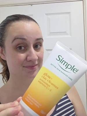#AD Loving this Simple Glow+ duo! The Clay Cleanser leaves my skin feeling fresh and clean, while the Brightening Cream leaves it hydrated with a lovely glow ๐ @Simple UK #simplesquaduk #simpleglowplusset