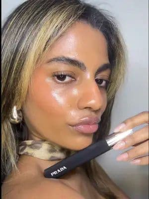 Lashes, but make it Prada. The new @pradabeauty Pradascope Mascara delivers high-impact volume with a lightweight feel—because drama should be in your eyes, not on your lashes. Have you tried it yet? #pradabeauty #pradascopemascara #mascara #fyp #giftedbypradabeauty prada mascara, volumizing mascara, high fashion beauty, luxury makeup, bold lashes