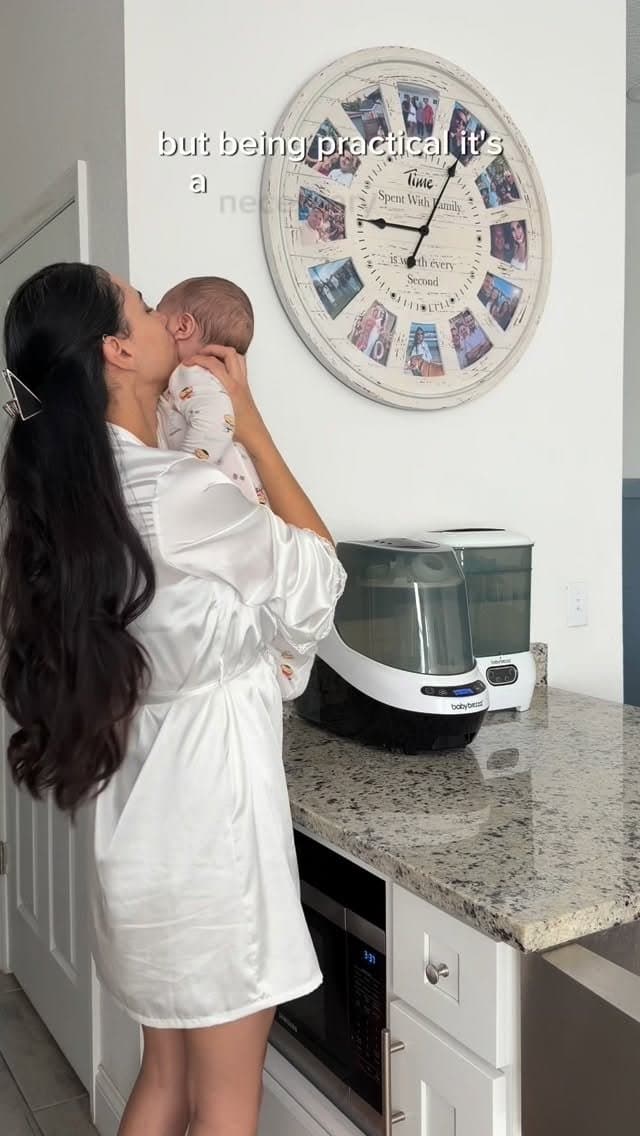 Nobody warns you that exclusive pumping is basically… washing parts all day long. 🍼✨
I realized it’s not the baby tha