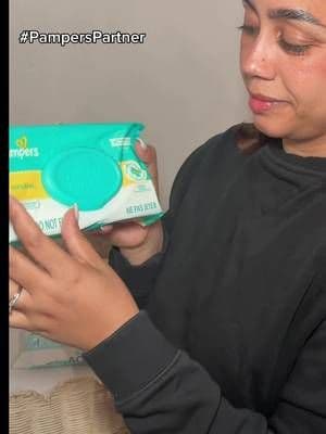 #PampersPartner #ad Estas Pampers Sensitive Wipes se han convertido en un básico en mi hogar. 💙 Me gusta que no tienen fragancia y son hipoalergénicas, por lo que son una opción suave para la piel sensible de mi bebé. ¿Las han probado?@Pampers