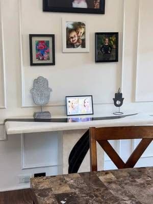 Hey Friends ! @Aura Frames will make the most memorable and fantastic gift this holiday season! GET $35 OFF during the holidays just make sure to use code HOLIDAY Their beautiful digital frames are so easy to setup ! You can send photos from your phone using this Wi-Fi connected digital frame! #aurapartner #gifted
