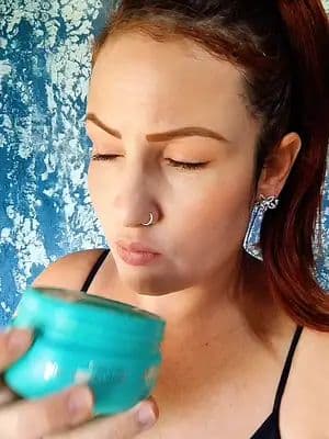 A manteiga iluminadora Afrodite Garden de Aura Beauty ganhou meu coração, Textura, fragrância, brilho tudo na medida certa 😍✨ #Jadepiconn #aurabeauty #tiktokshop #afroditegarden #tiktokshopbr22
