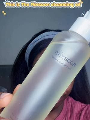 @mixsoon.uk Double cleanse = clearer, smoother skin ✨ Start with Mixsoon Cleansing Oil to melt sebaceous filaments then follow with Mixsoon Cleansing Foam for that deep cleanse. Clean skin, no residue 💧 #mixsoon #CleansingOil #FoamCleanser #Doublecleansing #TikTokShopStockUp