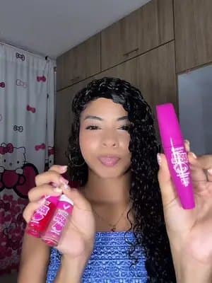 Te presento el mejor dúo para elevar tu maquillaje🌶️💄💋
Maquillaje de labios y ojos nivel pro con pestañina volumen + brillo voluminizador.
@voguecosmeticos @For_me Tips Colombia 🇨🇴
#VogueColombiaFM #BoombasticPestañinayLabial #Voguecosmeticsmakeup #Publicidad #fypp