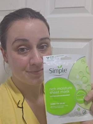 Soft, gentle and hydrated skin in 15 minutes- Simple Rich Moisture Skin Mask is one of my Simple Favourites 😍 #simplesquaduk #simplesquadfaves #AD #skin #skincare @SimpleSkincareUK