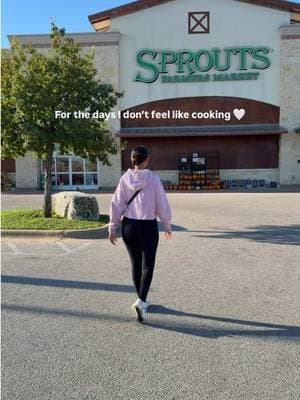 #ad you know I love checking out what’s new at @Sprouts Farmers Market 🤍 tried the Punjabi Chole with Saffron Basmati Rice from @Quicklly for lunch, and it had lots of flavor without being too spicy for me. Each pouch heats in 90 seconds, which I appreciate on days when I want something easy. Find their new line exclusively at Sprouts now! #sproutsfinds #groceryfinds #groceryhaul #sproutsfarmersmarket