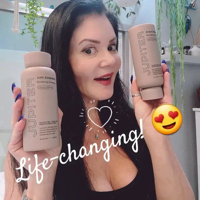 After over 50 years of suffering from dandruff, I no longer have any issues with flakes, plaques, or a scalp that would get so itchy that I would bleed from scratching. This is honestly a huge deal for me! @Jupiter Scalp Care products balance the scalp and restore the moisture barrier, leaving my scalp feeling so clean, and completely free of irritation. Be sure to use my discount code: STACEY15 for 15% off 😊 https://hellojupiter.com/discount/STACEY15 #healthyscalp #doctorapproved #seborrheicdermatitis #sponsored