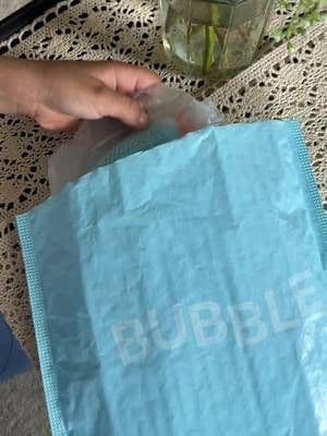 I didn’t pay… I just redeemed my points 🫧💖 My daughter has been asking for skincare lately with summer coming ☀️💖 Since I’m a Bubble Ambassador, we do fun challenges in the Bubble community, collect points & redeem them into skincare gifts 🫧✨ She chose her own skincare from the rewards and was sooo happy when the package arrived 🥹🎀 the packaging was so cute & she loved it 🤍 As a mom, I love that the products feel gentle, teen-friendly & made with better ingredients ✨ Perfect gift idea for graduation season & summer break ☀️🎓 If you want to join the Bubble community, DM me and I’ll send you the invite link 🫶🏼 #BubbleAmbassador #skincare #gifted #fyp @Bubble Skincare