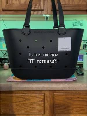 @Simple Modern #tote #totebags #totes #rubbertotebag #easytoclean #simplemodern #pivot #straps #totebagaesthetic #totebaghaul #simplemodernbag #bag #largebag #tiktokshop #tiktokshopfinds #tiktokshopping #tiktokshopbacktoschool #tiktokshopcreatorpicks #tiktokshopspringsale #tiktokshopp #tiktokshopspringsale2025 #tiktokshopspringglowup #springtok #schoolbag #gymbag #weekendbag #freeshipping #freeship #creatorsearchinsights
