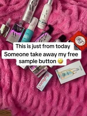 I think I have a problem 🤣🤣😍#freesamplestiktokshop #freesample #tiktokshop #colorwow #colorwowdreamcoat