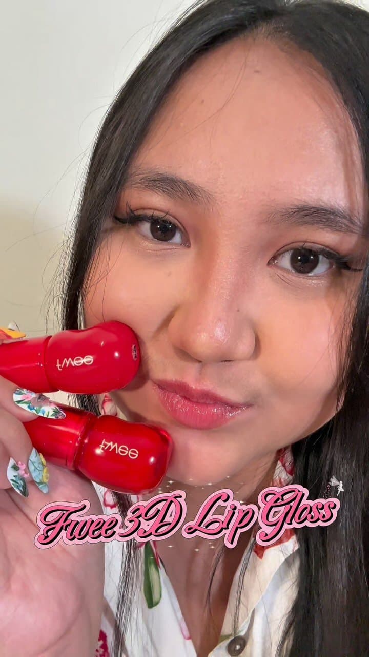 Perfect Everyday Red Lip Gloss!
Fwee 3D Voluming Gloss
1 shade, 2 pigmentation ~ Aengdu 30% & Aengdu 70%
Instant vol