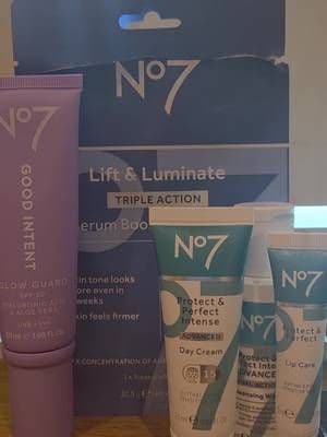 #AD Time to wake up my skin (and myself) this morning with this No7 skincare routine ✨️Protect & Perfect intense cleansing water ✨️Lift & luminate serum boost sheet mask ✨️Protect & Perfect intense day cream ✨️Protect & Perfect intense lip care ✨️Good Intent Glow Guard SPF @No7 #no7beauty #no7beautycommunity Shop with me via my link - https://community.no7beauty.co.uk/s/stubbs94