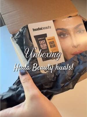 Unbox with me @Huda Beauty I always thinking about Easy bake duo and easy blur foundation, finally I got them and I’m really to share you guys my 20% affiliate link if you have a wishlist with Huda Beauty go head and manage them! https://community.hudabeauty.com/a/zara.r #hudabeauty #hudabeauties #unboxing
