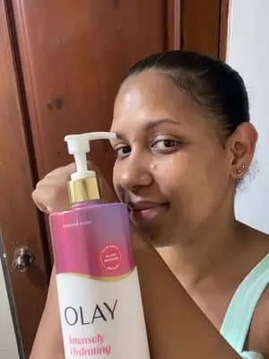 I’m delighted with this Olay body cream. It moisturizes very well, has a pleasant scent, and contains hyaluronic acid to care for my skin. #complimentary #GiftedByOlay #OlayNourishingHydrating @Olay Skin Care @influenster