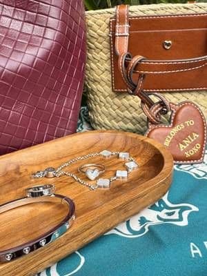 #AD ✨ I went on a little shopping spree with one of my favourite jewellery brands… but this time, I didn’t stop at jewellery 🥰 From gorgeous silver pieces to two beautiful bags and the prettiest teal scarf, this Abbott Lyon unboxing had a little bit of everything - and I genuinely love it all 🤍 Which piece caught your eye? ✨ 🛍️ Shop my Abbott Lyon favourites with a discount through my affiliate link: community.abbottlyon.com/a/glow.with.ania @Abbott Lyon #AbbottLyon #TheALCollective #Unboxing #glow_with_ania