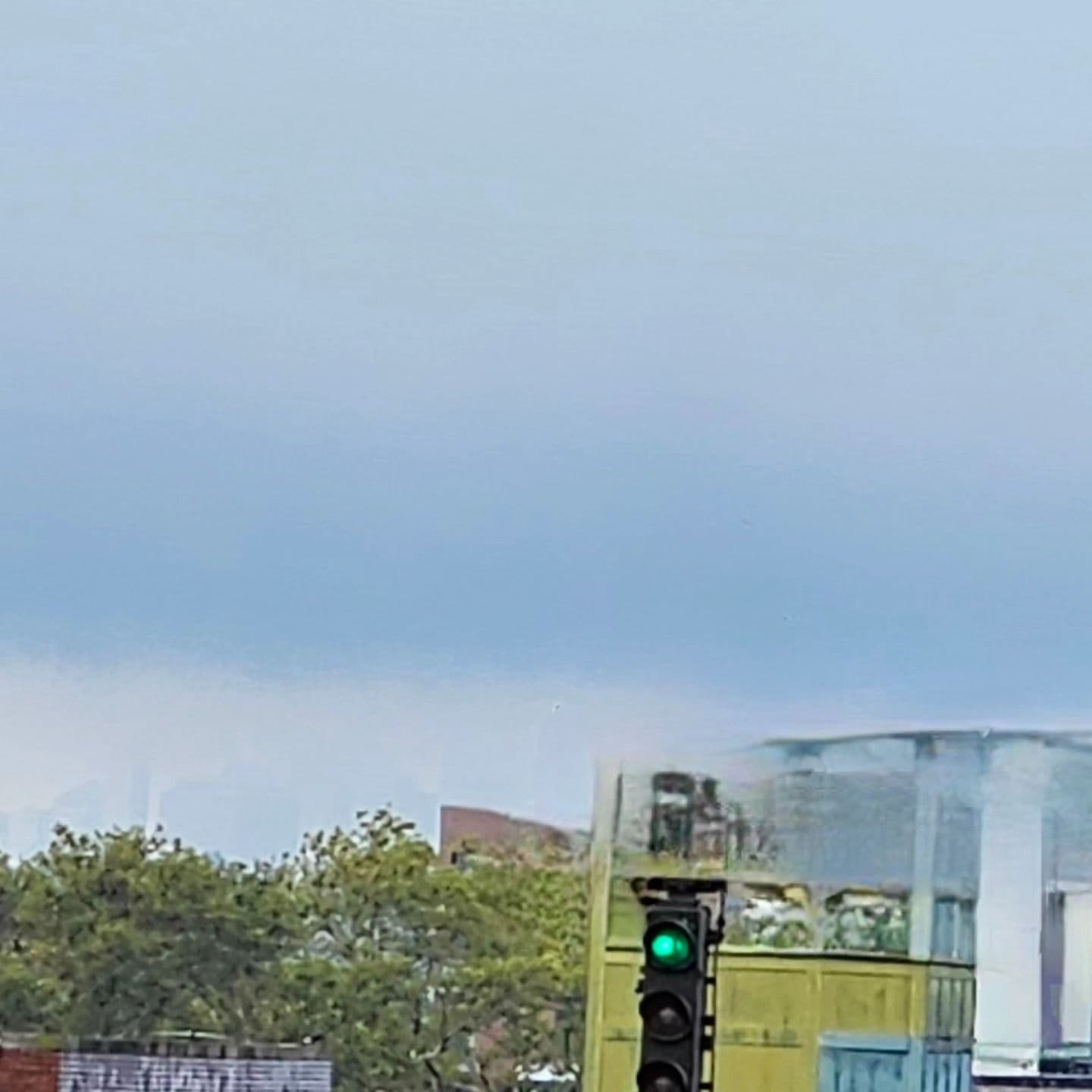 The familiar new New York skyline is hidden by clouds or whatever. No matter, it'll reveal itself soon enough.
I think