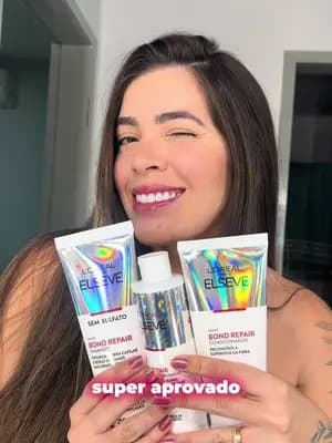 Testei o pré-shampoo Bond Repair que a @lorealparis_brasil mandou e já posso dizer: salvou meu cabelo em 5 minutinhos! Ele age antes do shampoo, ajuda a prevenir danos e deixa o cabelo mais forte, soltinho e com aquele brilho que a gente ama 💁🏽♀️✨ Já virou parte da minha rotina real oficial! #PréShampooElseve #ElseveBondRepair #LorealParisHaircare #CabeloTratado #RotinaCapilar #RecebidoTestadoEAprovado