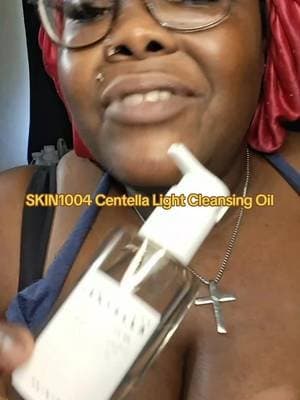 This cleansing oil is my new obsession. Lightweight, gentle, and it gets every trace of makeup off without stripping my skin. SKIN1004 did their thing with this one.#skincarefinds #tiktokmademebuyit