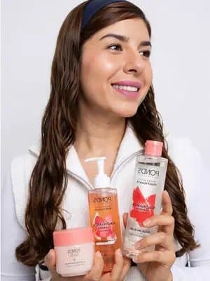 Cuidar mi piel es siempre un básico! Me encanta tener los productos correctos que no solo tengan la textura correcta si no que sean amables con mi piel y también que huelan delicioso 🤤❤️💕esta línea de @POND´s México de sandía 🍉 🍉🍉🍉🍉la amo y me encantó compartir con ustedes el resultado. “Salud es Belleza 123300EL950026” #publicidad #pondselresetmasfacil #pondsfm @For_Me