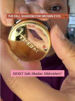 Brown-eyed girls… I think I found our fall shade. 👀🤎🍂 MERIT Solo Shadow in Midcentury gives that warm, effortless fall eye without needing a whole palette. One shade, blend it out, and DONE. @MERIT Beauty #meritbeauty #meritsoloshadow #browneyes #fallmakeup #tiktokshopbeauty